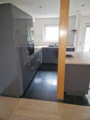 bezugsfreie Dachgeschoss Maisonette-Wohnung mit Stellplatz