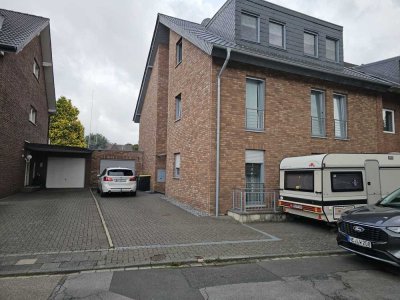 Miethaus 4 Wohneinheiten:  jung, modern, hochwertig, extrem solide gebaut.