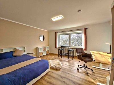 Frisch renovierte 1-Zimmer-Wohnung in 3er WG
