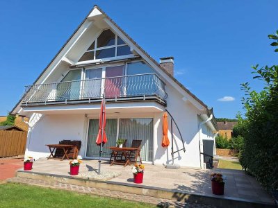 Einfamilienhaus mit zwei Einliegerwohnungen