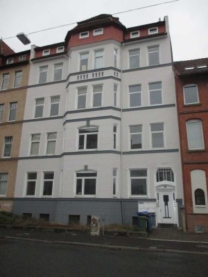 Schöne Dachgeschosswohnung auf 61 qm, EBK, Laminat