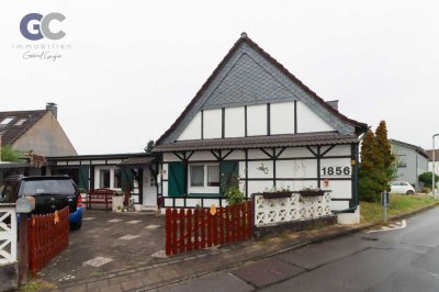 Vermietetes historisches Einfamilienhaus mit Garten und Garage in Rheinnähe