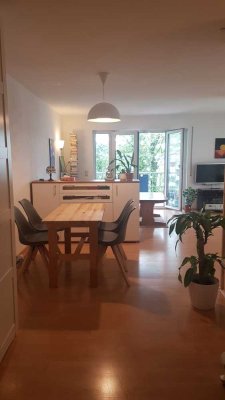 Gepflegte 3-Zimmer-EG-Wohnung mit Balkon und Einbauküche in Königstein im Taunus