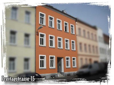 NEU SANIERTE WE*EG*2 ZIMMER*GROSSER BALKON*SINGLE KÜCHE*ZENTRUMSNAH*TOP LAGE*RUHIG*TOP MIETKLIMA*