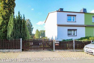 Doppelhaushälfte mit großem Grundstück zum Herrichten