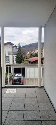 Neuwertige Singlewohnung mit zwei Zimmern sowie Balkon und EBK in Lahr