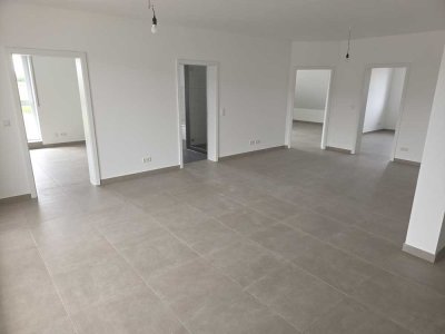 Geräumige 4‑Zimmer Wohnung mit Balkon in Großostheim Erstbezug