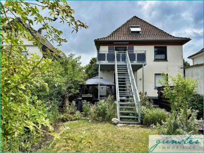 Unna-Massen: Schönes Zweifamilienhaus mit zwei separaten Wohneinheiten, 637 m² Grundstück, Garten