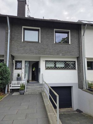 Großzügiges Reihenhaus mit großem Garten in schönster Lage von Mülheim-Speldorf