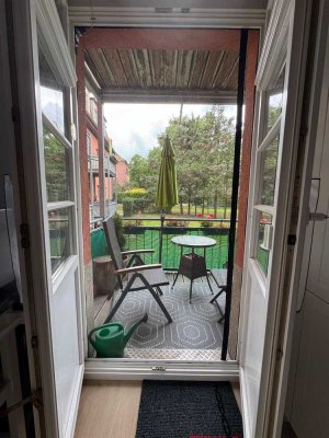 Gemütliche ruhige 2-Zimmer-Erdgeschosswohnung mit sonnigem Balkon und neuwertiger EBK in Dresden
