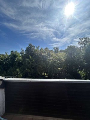 Gepflegte 4-Zimmer Dachgeschosswohnung mit Balkon in Wachtberg
