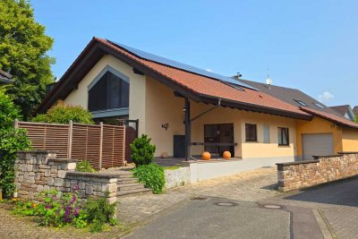 Freistehendes EFH mit 6 Zimmern, 190 m² Wfl., hochwertiger Ausstattung und großem Garten