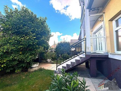 WEIHNACHTSAKTION!!! 250 m² Familientraum mit 140 m² Wohnkeller und 30 m²Garage! Großer Garten mit Swimmingpool! Sauna im Nebengebäude!