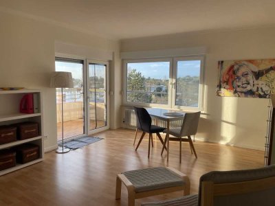 renovierte, helle 1,5-Zimmer Wohnung im 4. OG mit Balkon + Tiefgarage in Griesheim
