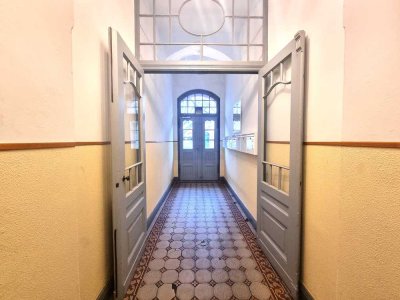 Bezugsfrei! Lichtdurchflutete Altbauwohnung! Balkon, Weitblick, zentral Kiezlage Borsigwalde!