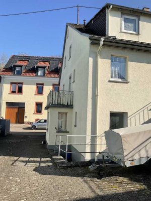 3-Familienhaus mit Potenzial in Karlsruhe-Grötzingen