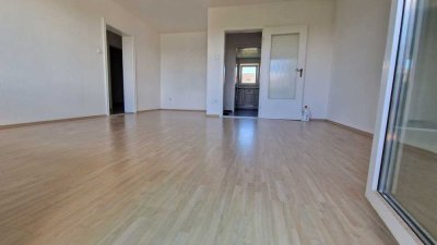 3 Zimmer - hell und modern - mit Küche und Parkplatz