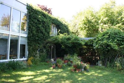 Hofheim Kapellenberg – Bestlage mit Aussicht!    Einzigartige Villa im Bauhausstil zu verkaufen
