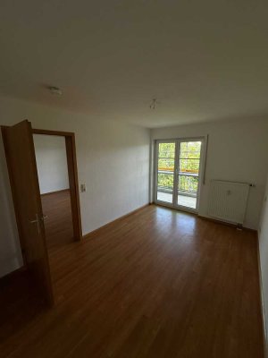 Grosse 2,5-Zimmer-Erdgeschosswohnung, 62,05 qm, mit Balkon und Einbauküche in Lörrach