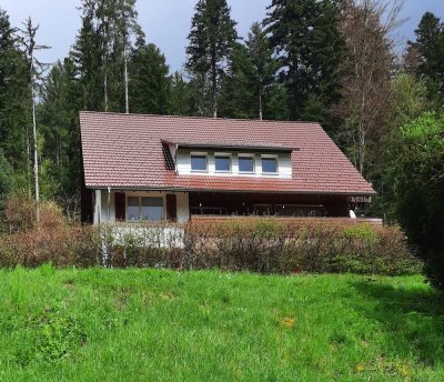 Großzügiges Wohnhaus mit Traumaussicht und Garten