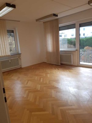 4 Zimmer/Küche/neues Bad/G-WC/2 Balkone, KL-Lämmchesberg