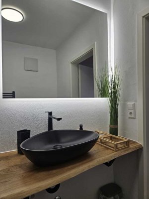 Direkte Seelage mit Seeblick, vollständig renoviert, möbliert