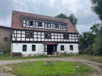 Renovierungsbedürftiges Mehrfamilienhaus mit Potenzial sucht Investor