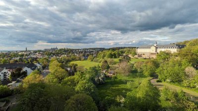 MAKLERFREI nur bis 6.6.: TRAUMBLICK über Schloß und Köln, Königsforst bis Eifel -  5 Zimmer 130 m²