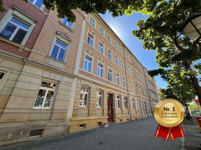 In Renovierung I sonniger Balkon I moderne Einbauküche