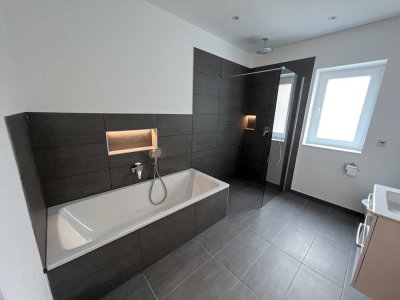 3-Zimmer Wohnung mit Stellplatz, Garage und Garten