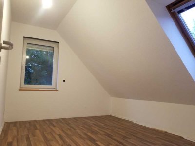 Stilvolle 3-Raum-DG-Wohnung mit gehobener Innenausstattung mit EBK in Gummersbach