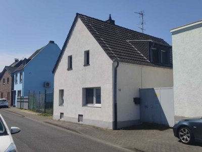 Freistehendes Einfamilienhaus mit Garten