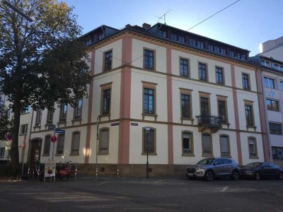 ** Erstbezug nach Sanierung! = Traumhafte 4-Zimmer Altbauwohnung im Herzen der Karlsruher City!