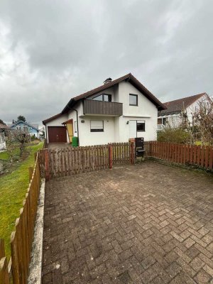 Einfamilienhaus mit schönem großen Garten