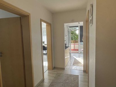 komfortable und helle 3-Zimmer-Wohnung 
mit Balkon, Aufzug und Tiefgarage