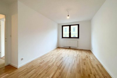 3-Zimmer-Wohnung mit Loggia in ruhiger Hoflage – saniert &amp; sofort bezugsbereit