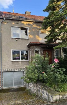 Familienfreundliches Reihenhaus oberhalb Erfurts, Südterrasse, tolle Verkehrsanbindung