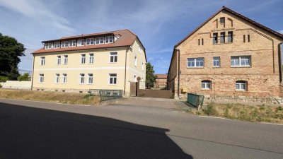 Gutshof mit 6-Familien-Wohnhaus und gut erhaltenen Nebengebäuden