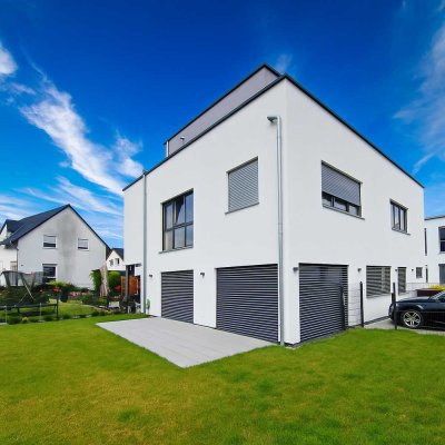 Modernes Design trifft Wohnkomfort – stilvolle Doppelhaushälfte in Toplage von Okarben!