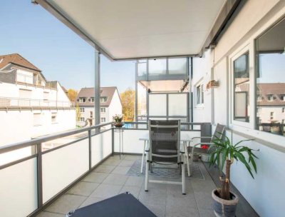 Modernisierte 2-Raum-Wohnung mit großzügigem Balkon und Einbauküche in Düsseldorf