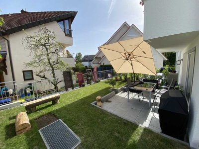 Hochwertige, barrierefreie und neuwertige 2,5-Zimmer-Wohnung mit Terrasse, Garten und Einbauküche