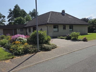 Wohnhaus Winkelbungalow mit Garage in ruhiger Wohnlage