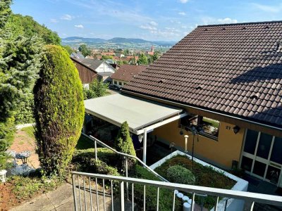 Einmalige Aussicht: Großzügiges Einfamilienhaus m. Einliegerwohnung (variabel gestaltbar) von privat