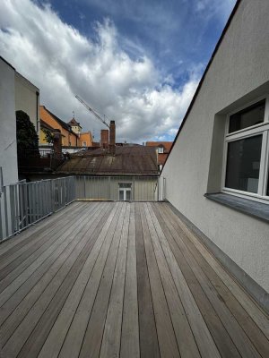 Rarität - 2-Zimmer-Wohnung mit Dachterrasse mitten in der Innenstadt