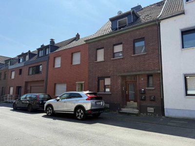 Frechen-City: Charmantes Mehrfamilienhaus mit Garten – solide Kapitalanlage in gepflegtem Zustand