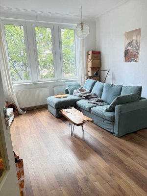 Charmanter Altbau-Traum im Herzen des Kreuzviertels – 2,5 Zimmer mit Balkon zum Innenhof