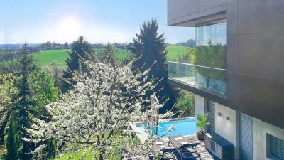 Moderne Villa im Bauhausstil mit Pool,  gigantischen Fensterfronten und atemberaubender Aussicht!