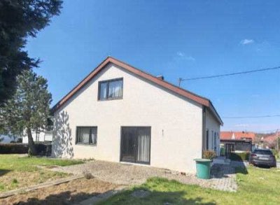 Charmantes Einfamilienhaus mit großem Garten und Ausbaupotenzial  jetzt zum reduzierten Preis