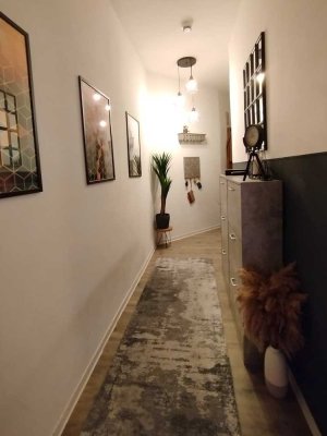 Sanierte teilmöblierte Altbauwohnung in ruhiger Lage.