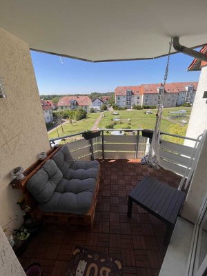 Freundliche 2-Zimmer-Wohnung mit Balkon und EBK in Lieskau